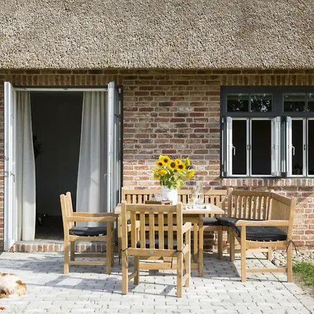 Luxus- Ostseeferienhauser Im Reetdorf Geltinger Birk * Nieby (Nieby, Schleswig-Flensburg)